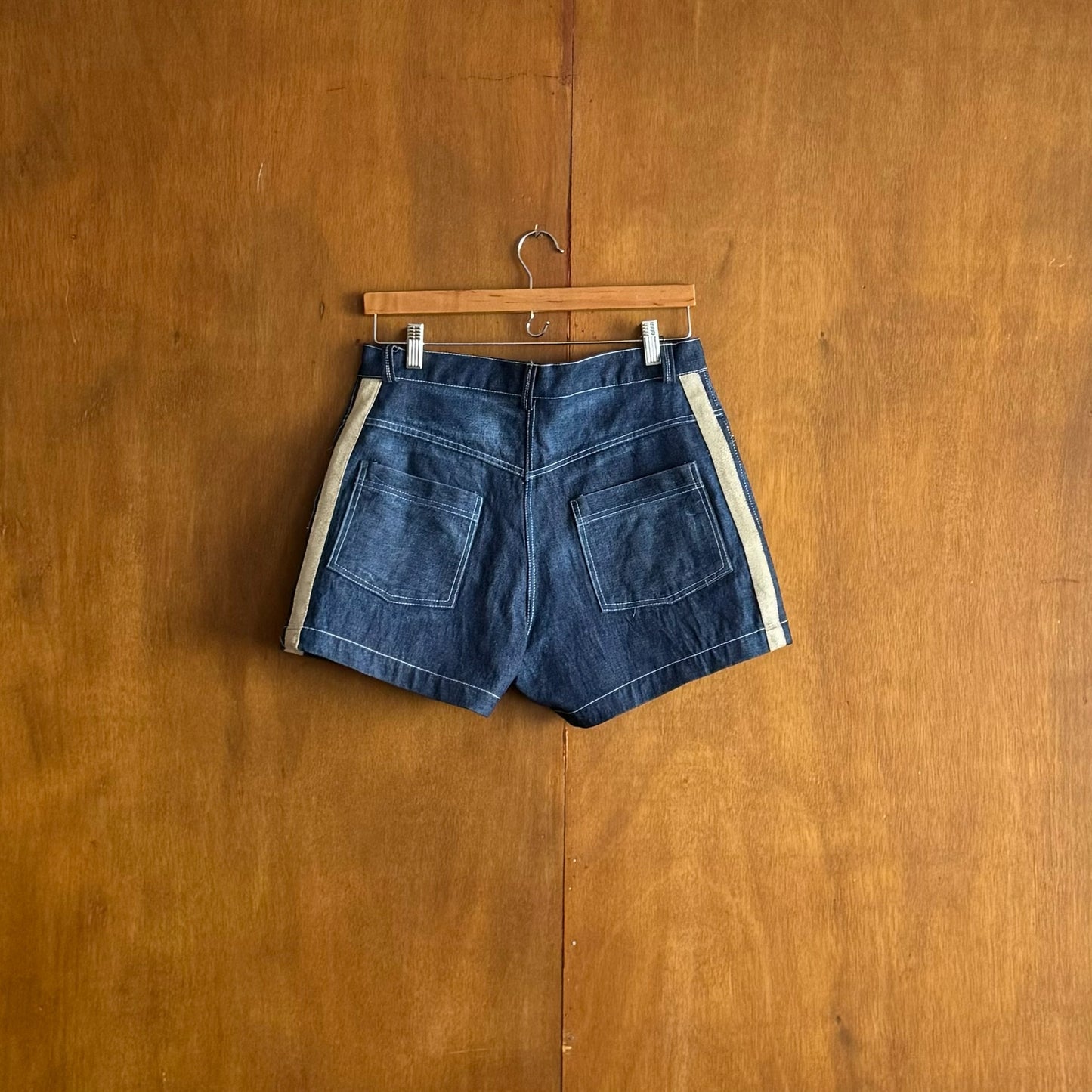 Hot Pants à Rayures Beiges