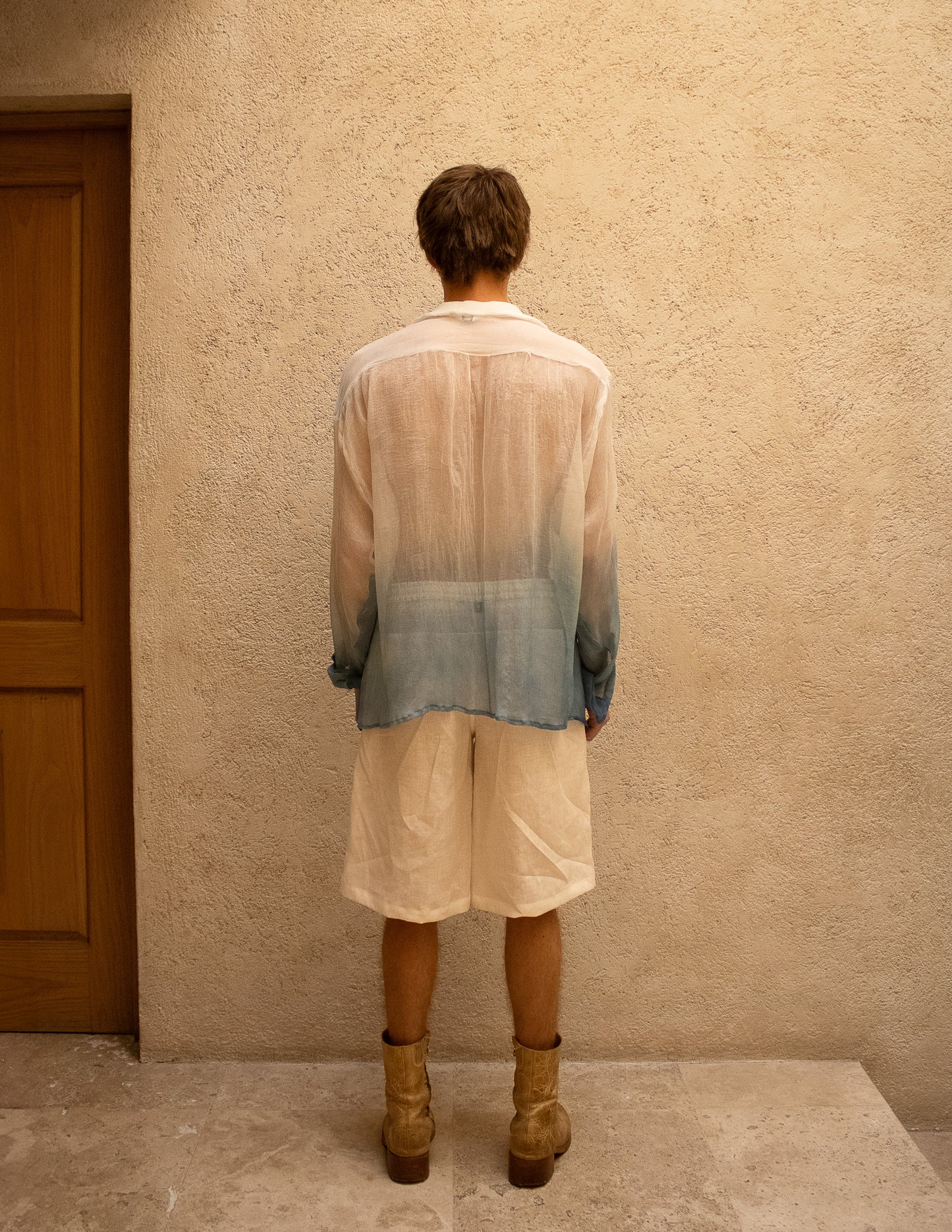 Chemise classique sans boutons teinte à l'indigo