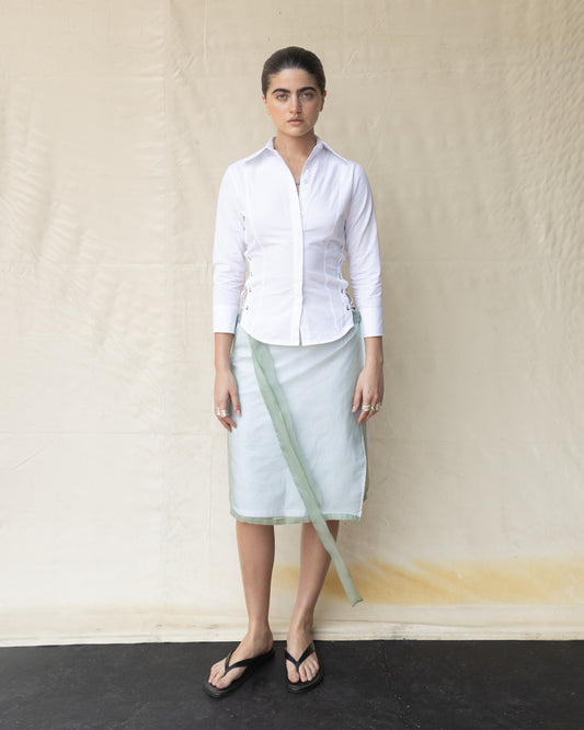 Camisa de Botones con Ojillos