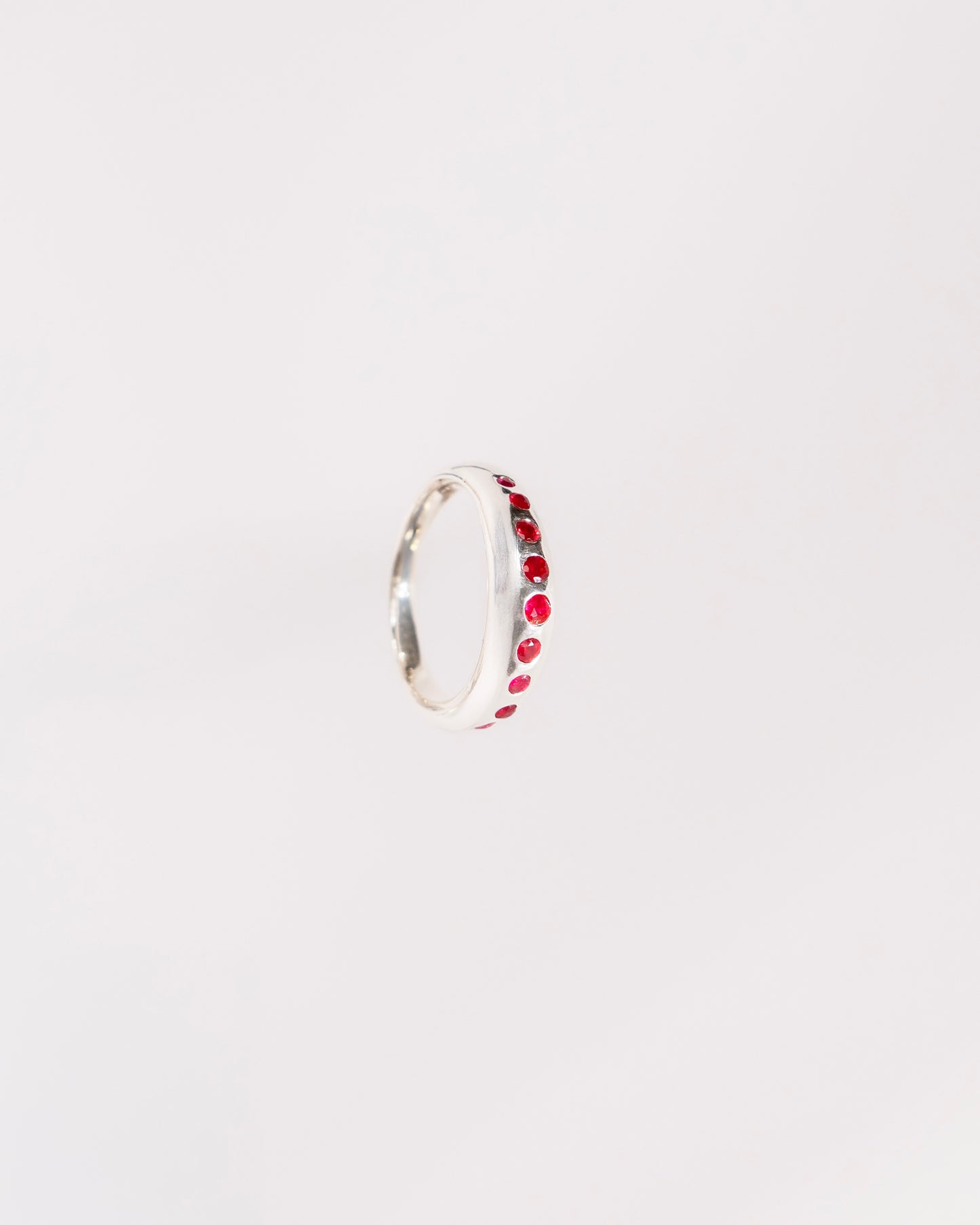 Anillo de Rubís