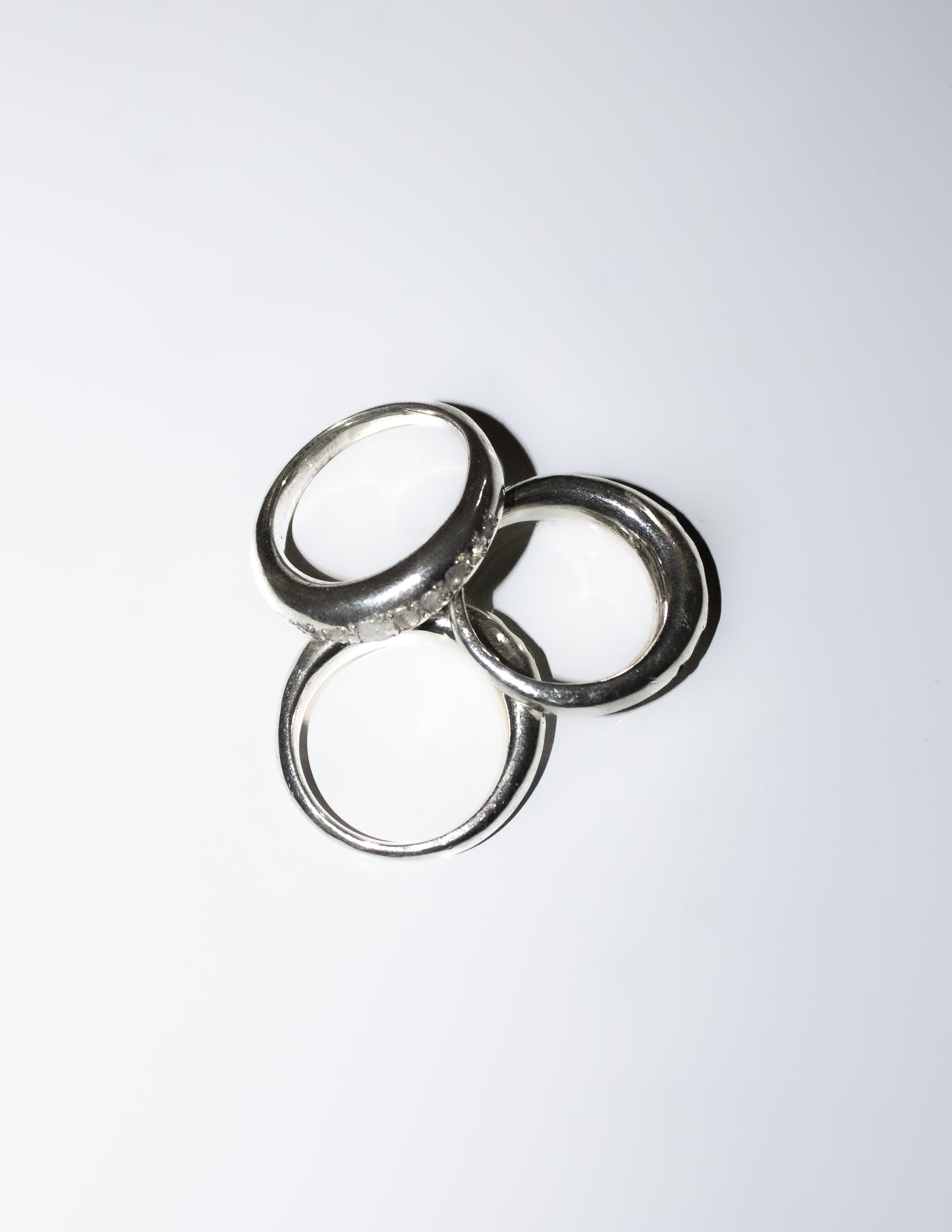 Anillo de plata con diamantes